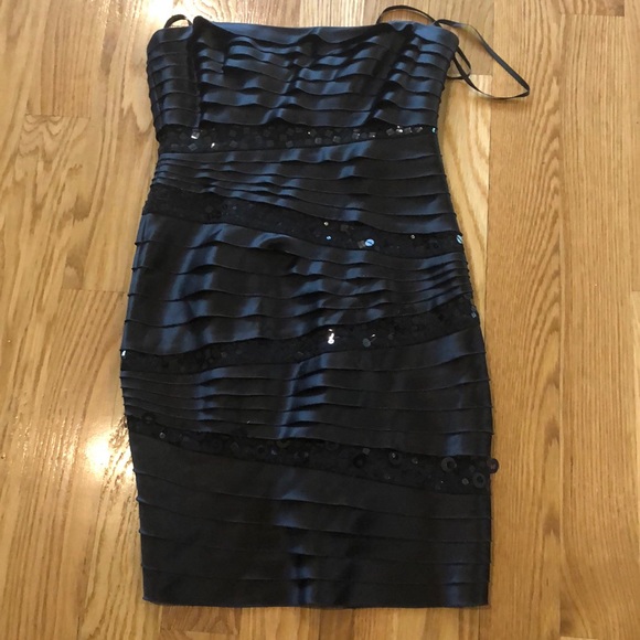 Brand New BCBGMaxaria Strapless Dress - Picture 4 of 8
